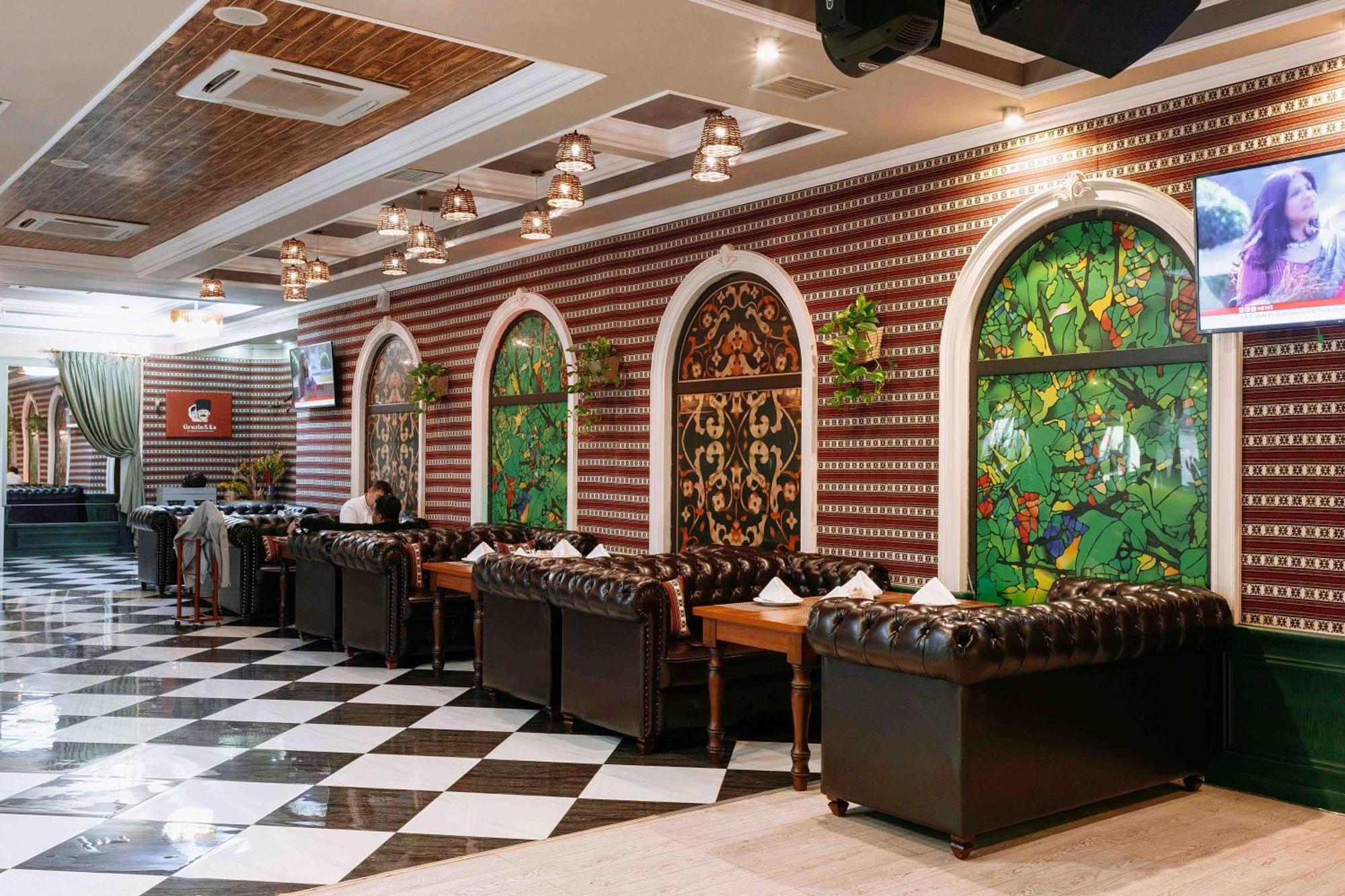 Hotel Ramada By Wyndham Shymkent Esterno foto